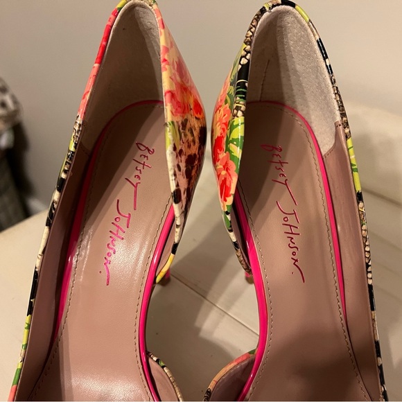 Betsey Johnson Prince Heels Pumps Snake and Floral 8.5 - Picture 6 of 7